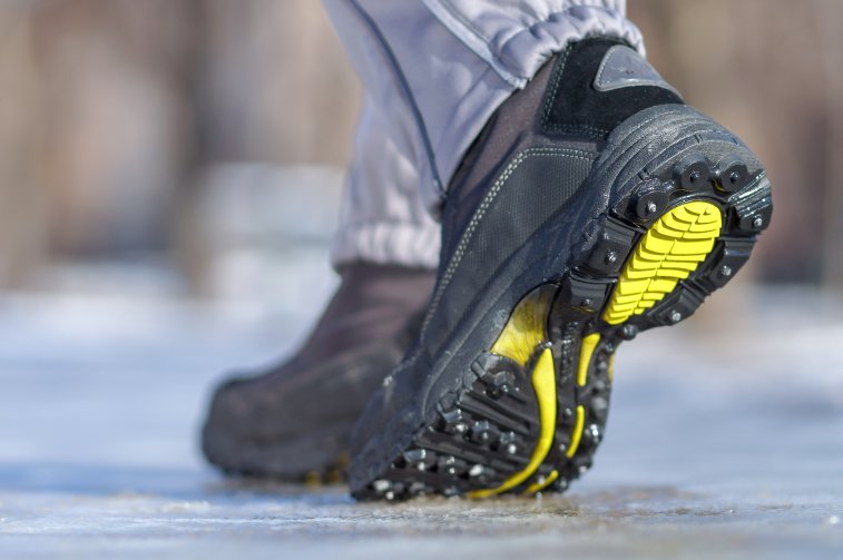 winter safety shoes