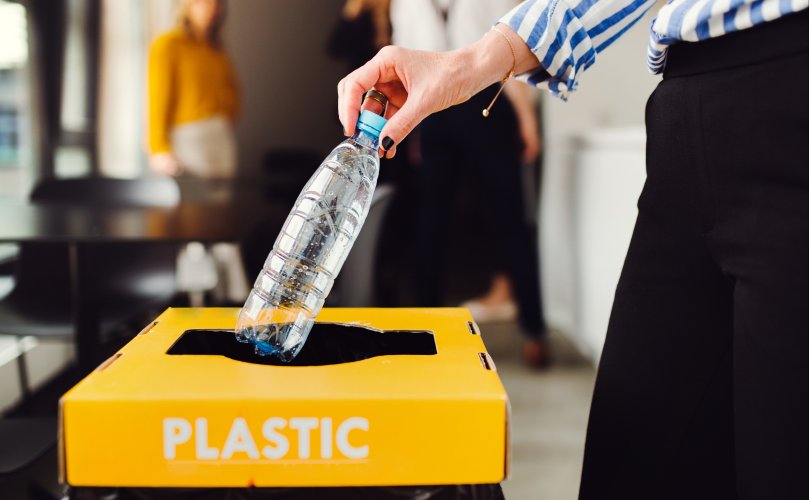plastic recycling op kantoor